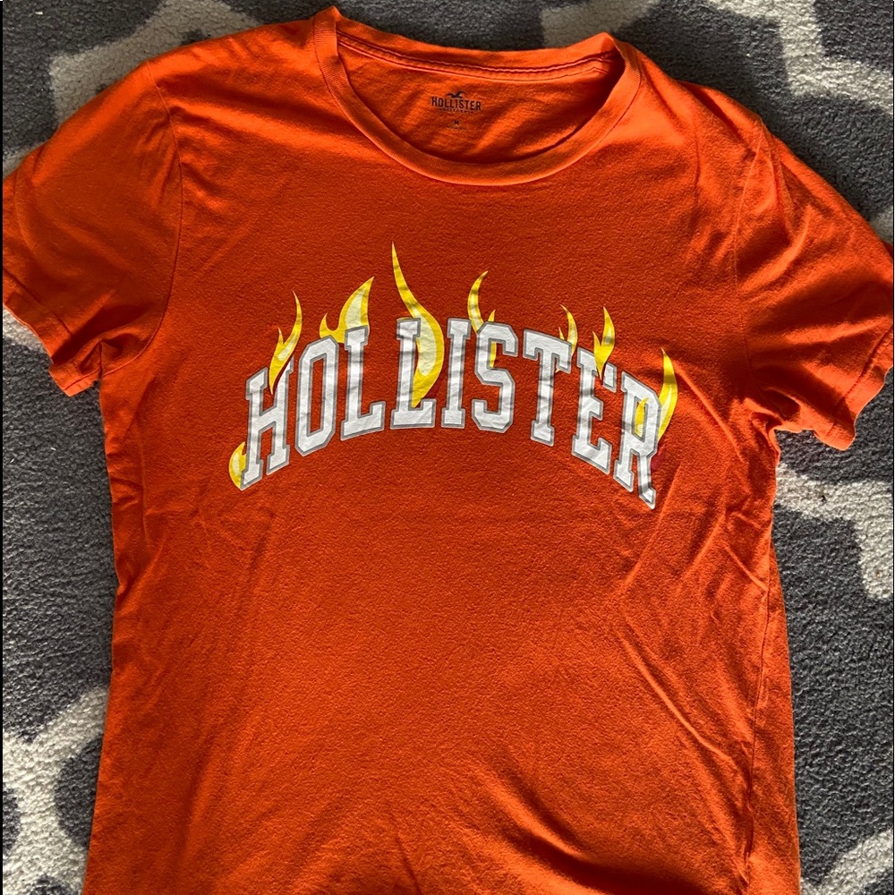Men’s Hollister T-shirt